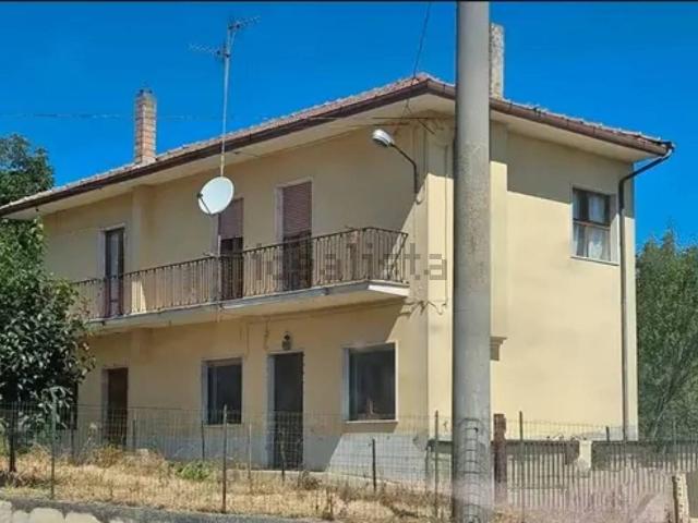 Casa in vendita a Vallesaccarda, Campania