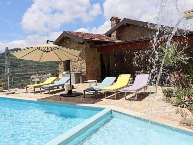 Casa in vendita a Dolceacqua, Liguria