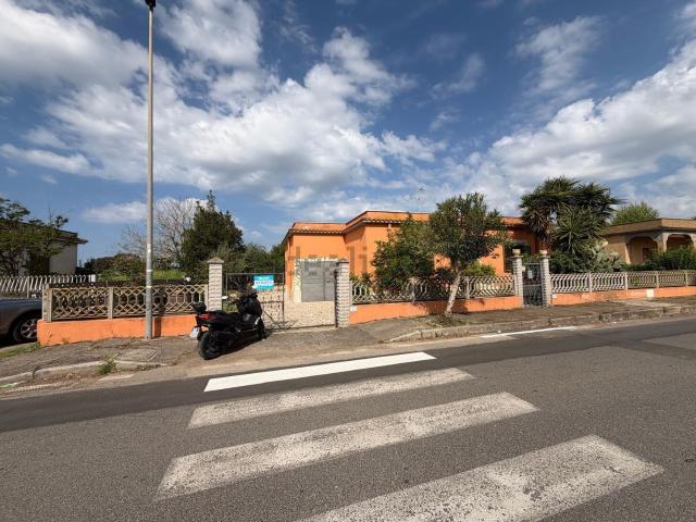 Casa in vendita a Piscina Cardillo, Roma Capitale