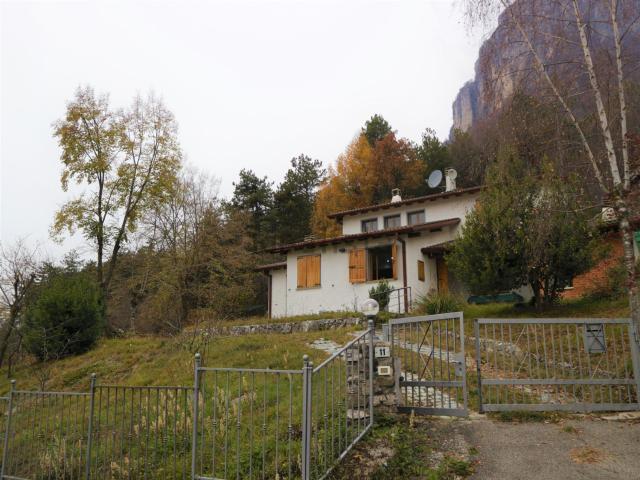 Casa in vendita a Invico, Lodrino