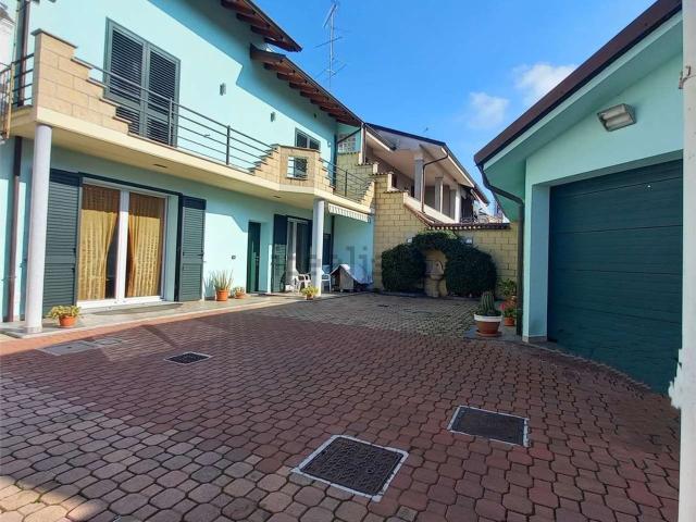 Casa in vendita a Robbio, Lombardia