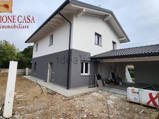 Casa in vendita a Lucinico / Ločnik / Luzinìs, Gorizia