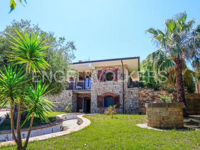 Casa in vendita a San Martino, Capo d'Orlando