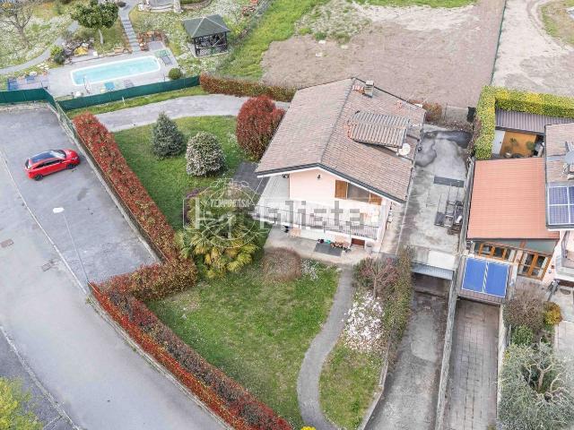 Casa in vendita a Molteno, Lombardia