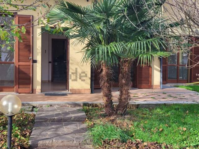 Casa in vendita a Lonate Pozzolo, Lombardia
