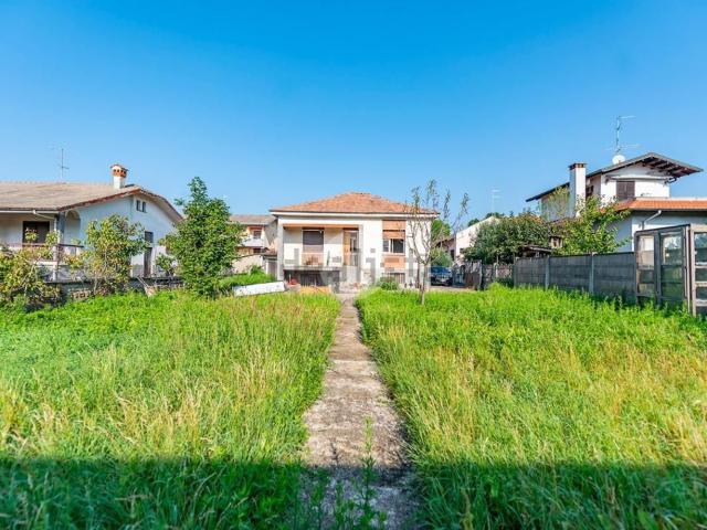 Casa in vendita a Uboldo, Lombardia