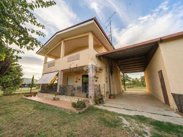 Casa in vendita a Quarto Chilometro, Roma Capitale