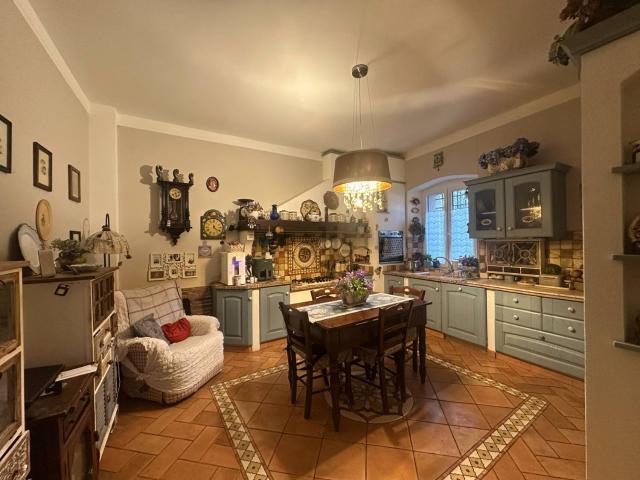 Casa in vendita a Ponente, Serra Riccò