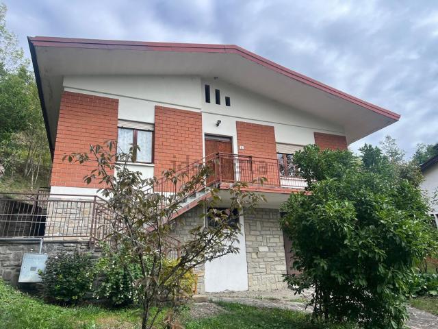 Casa in vendita a Montereggio, Farini