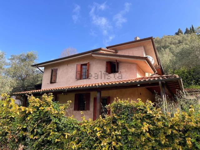Casa in vendita a Camaiore, Toscana