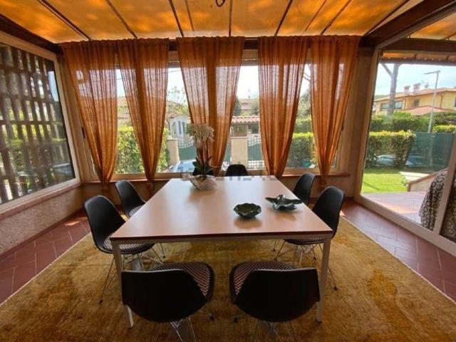 Casa in vendita a Roma Imperiale, Forte Dei Marmi