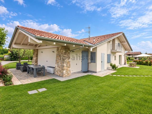 Casa in vendita a Brembate di Sopra, Bergamo