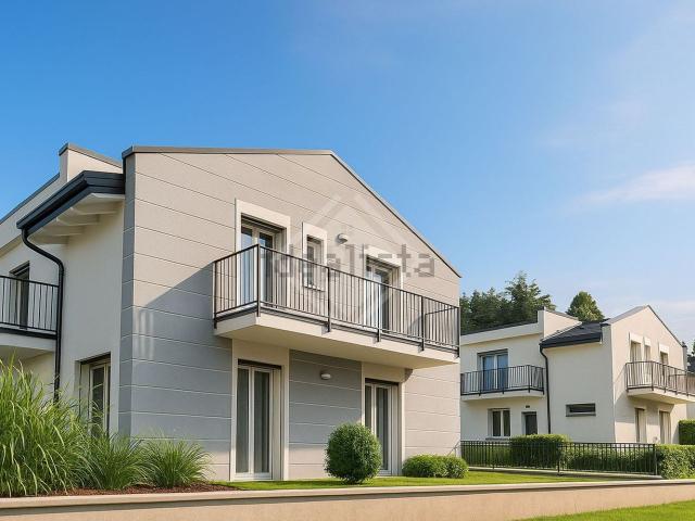 Casa in vendita a Malnate, Lombardia