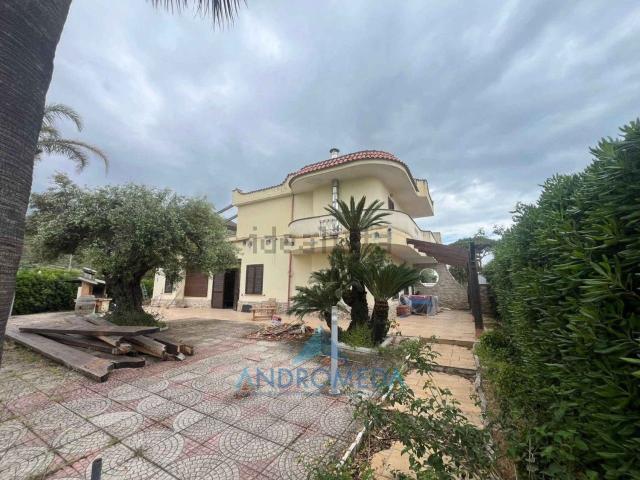 Casa in vendita a Baia Domizia, Cellole