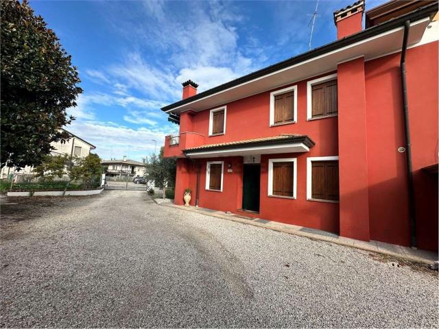 Casa in vendita a Santa Lucia di Piave, Treviso