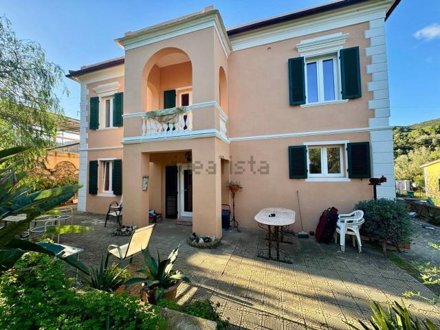 Casa in vendita a Rio, Toscana