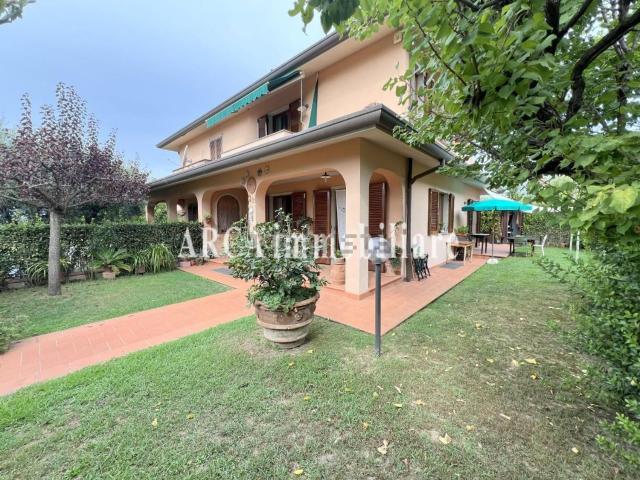 Casa in vendita a Tonfano, Toscana