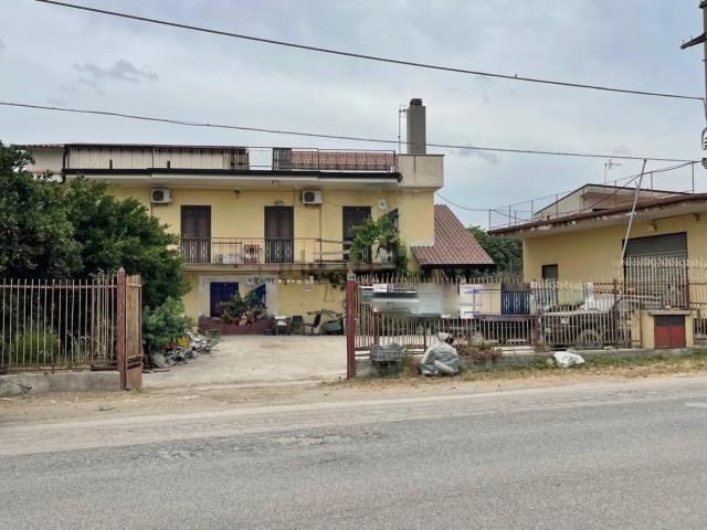 Casa in vendita a Maddaloni, Campania