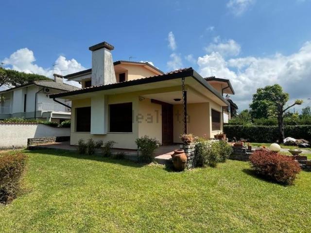 Casa in vendita a Marina di Pietrasanta, Pietrasanta