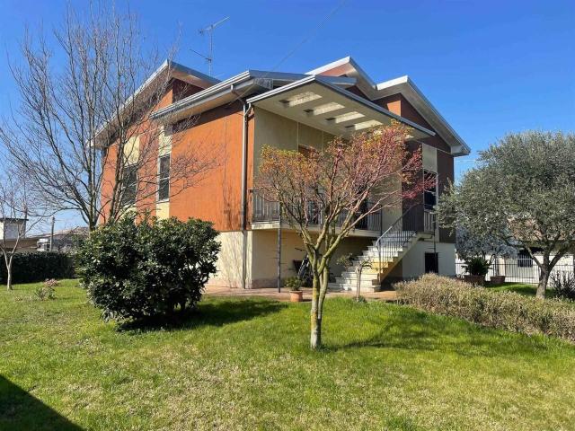 Casa in vendita a Mortara, Lombardia