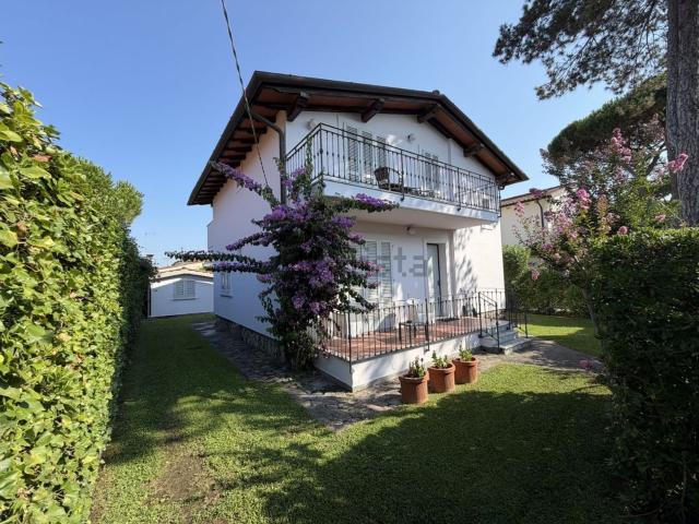 Casa in vendita a Tonfano, Toscana