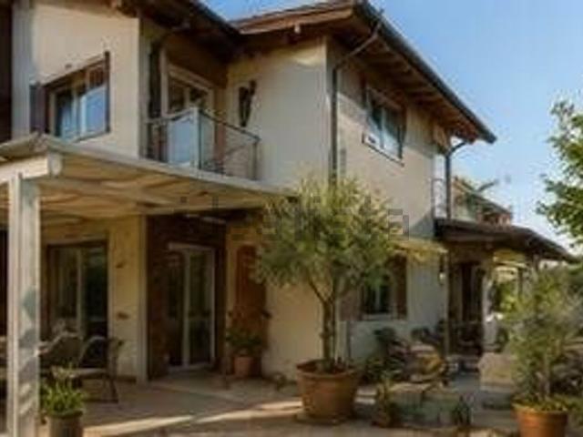 Casa in vendita a Francavilla Bisio, Alessandria