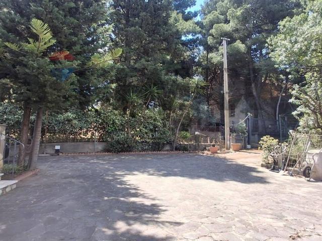Casa in vendita a Ventimiglia Di Sicilia, Sicilia