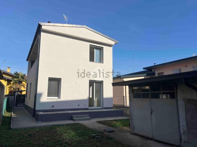 Casa in vendita a Caravaggio, Bergamo