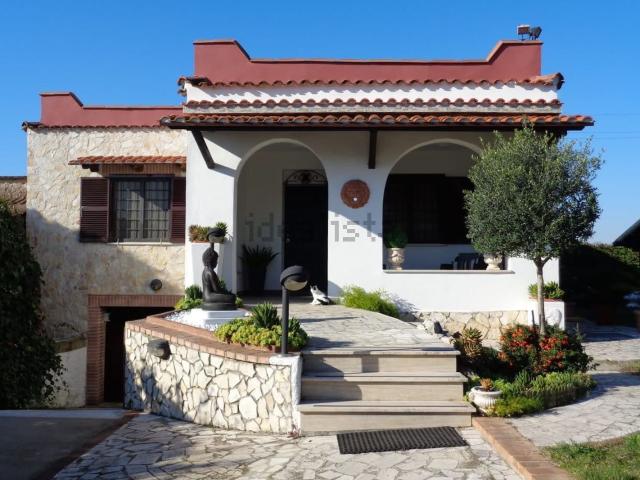 Casa in vendita a Latina, Lazio