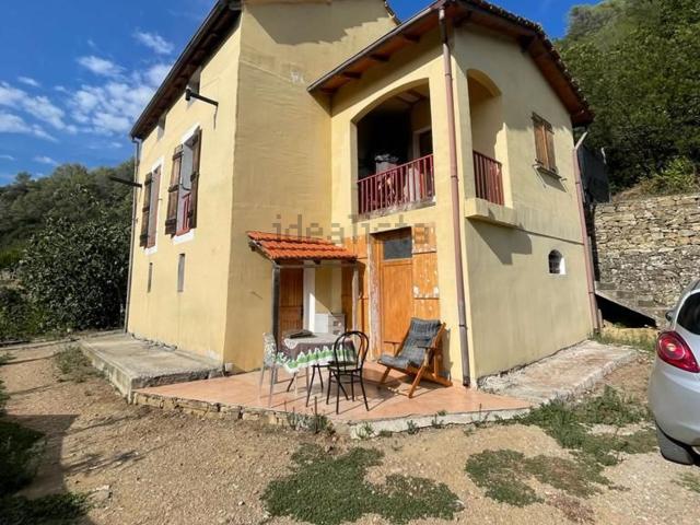 Casa in vendita a Dolceacqua, Liguria