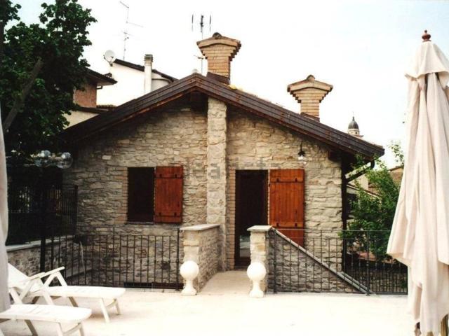 Casa in vendita a Alta Val Tidone, Nibbiano