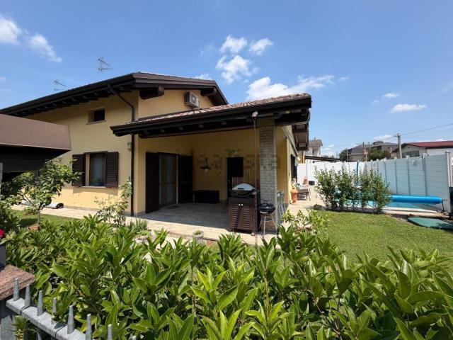 Casa in vendita a Castello D'agogna, Lombardia