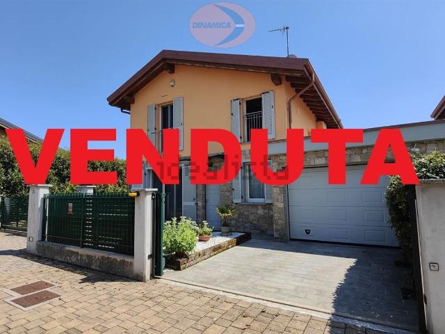 Casa in vendita a Rogoredo, Casatenovo