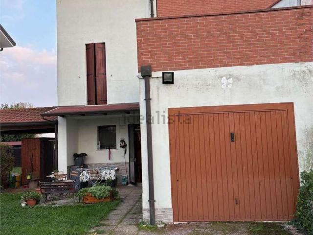 Casa in vendita a Ferrara, Reggio Emilia