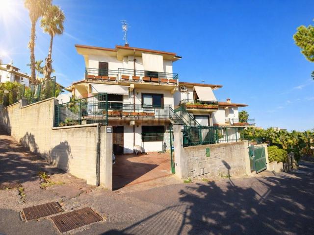 Casa in vendita a Aci Catena, Sicilia