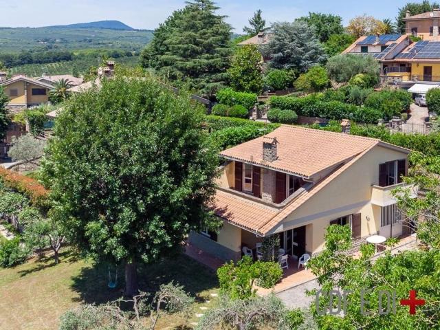 Casa in vendita a Sutri, Lazio