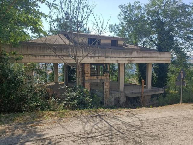 Casa in vendita a Basciano, Abruzzo