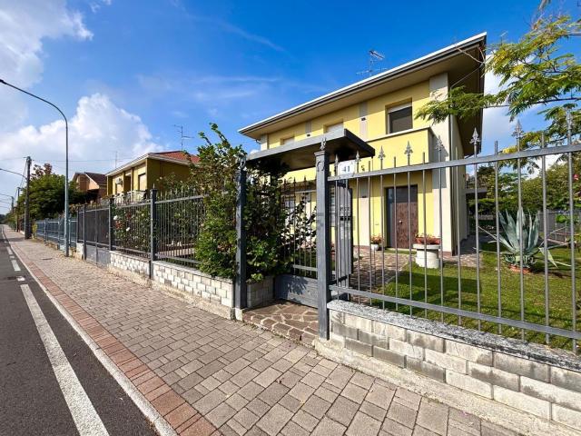 Casa in vendita a Moglia, Mantova