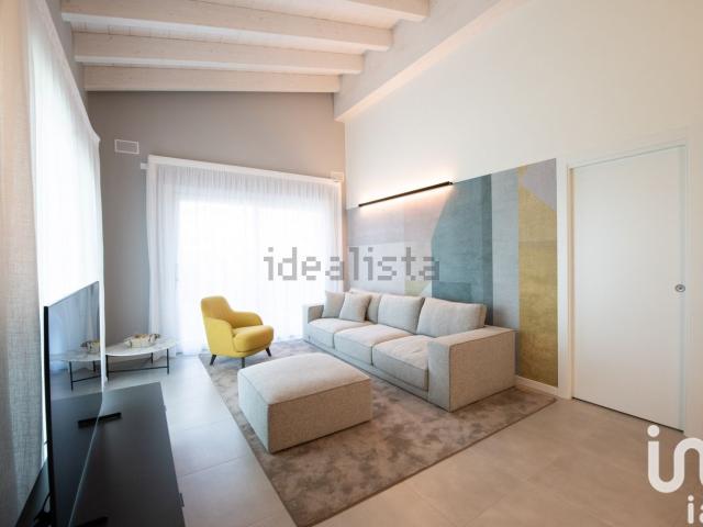 Casa in vendita a Vicina, Desenzano Del Garda