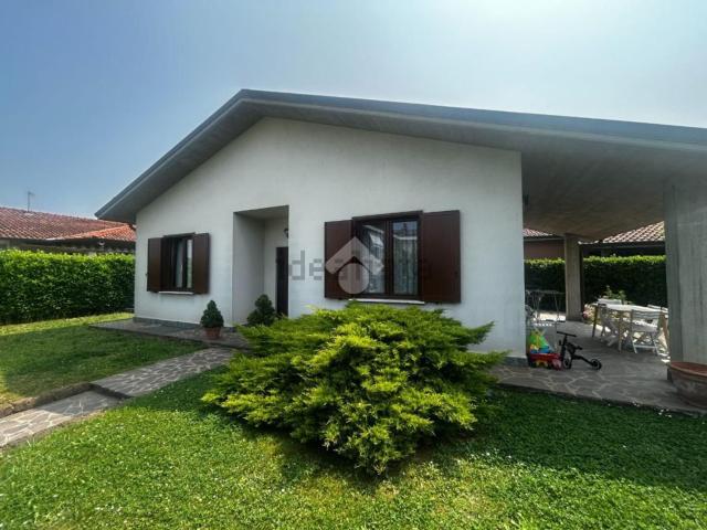 Casa in vendita a Lomagna