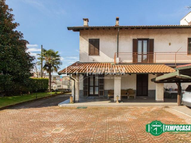 Casa in vendita a Magnago, Lombardia
