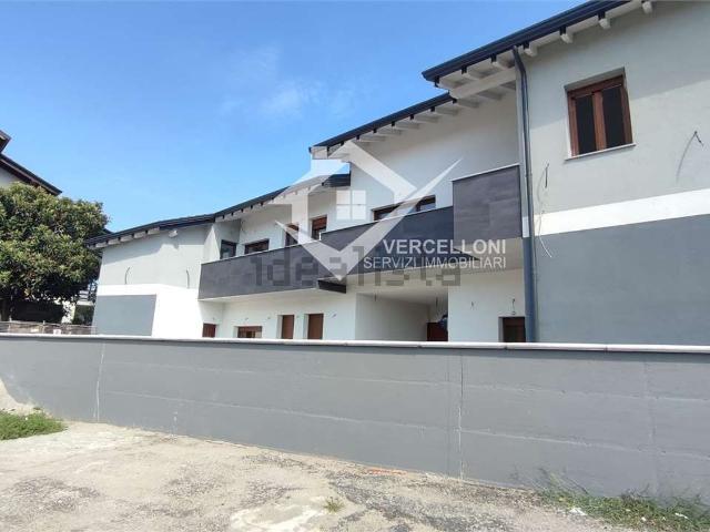 Casa in vendita a Pernate, Novara
