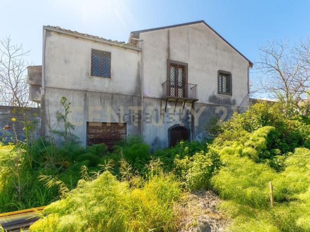 Casa in vendita a Castiglione Di Sicilia, Sicilia