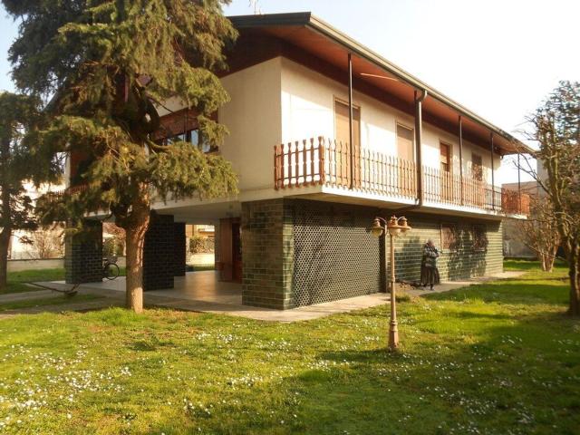 Casa in vendita a Pandino, Lombardia