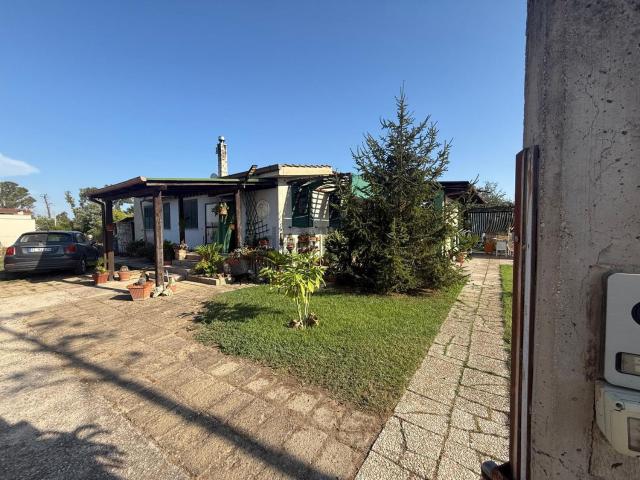 Casa in vendita a Le Salzare, Aprilia