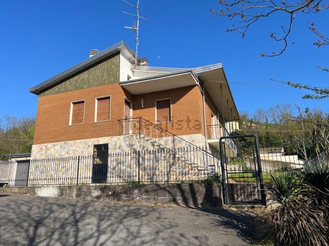 Casa in vendita a Broni, Lombardia