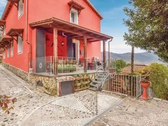 Casa in vendita a Beverino