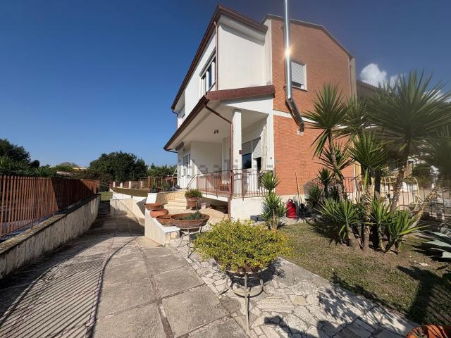 Casa in vendita a Terracina, Lazio