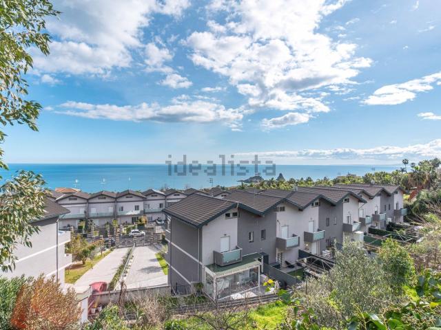 Casa in vendita a Aci Trezza, Aci Castello