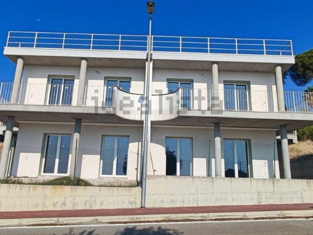 Casa in vendita a Unione dei Comuni della Val Vibrata, Tortoreto